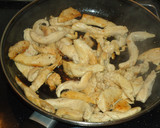 Foto del paso 4 de la receta: Salteado de pollo y verduras con champiñones