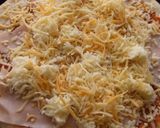 Foto del paso 2 de la receta: Pizza a los 4 quesos con espinacas
