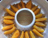 Foto del paso 2 de la receta: Tarta savarín de melocotones y azúcar moreno
