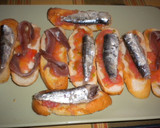 Foto del paso 2 de la receta: Pinchos de sardinas en aceite