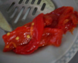 Foto del paso 2 de la receta: Patatas fritas con pimiento rojo asado y huevos fritos con salsa de ajitomate