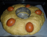 Foto del paso 5 de la receta: Rosca de Pascua con huevos de chocolate