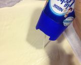 Foto del paso 2 de la receta: ENROLLADOS DE FRESAS CON LECHE CONDENSADA Y HOJALDRE