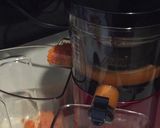 Foto del paso 2 de la receta: Extracto de repollo, zanahoria y apio-saludable 