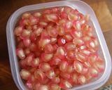 Foto del paso 2 de la receta: Ensalada de tomatitos cherry, aceitunas y granada 