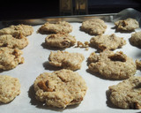 Foto del paso 4 de la receta: Galletas de avena, nueces y coco sin huevo