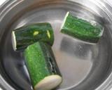Foto del paso 1 de la receta: Cilindros de calabacín rellenos