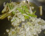 Foto del paso 2 de la receta: Arroz cremoso de gambas, puerros y Arzúa-Ulloa