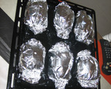 Foto del paso 2 de la receta: Patatas al horno en papillote con ajo Perete