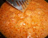 Foto del paso 1 de la receta: Tostas de pan gallego con gambas en salsita