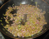 Foto del paso 2 de la receta: Berenjenas rellenas de pollo y beicon