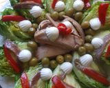 Foto del paso 4 de la receta: Ensalada de cogollos de lechuga con ventresca de atún