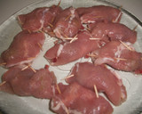 Foto del paso 2 de la receta: Rollitos de lomo de cerdo rellenos en salsa