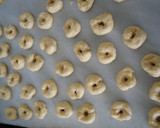 Foto del paso 3 de la receta: Rosquillas de queso / rosquillas fritas