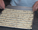 Foto del paso 7 de la receta: Grisines (palitos de pipas de girasol)