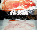 Foto del paso 4 de la receta: Chupitos de melón con jamón