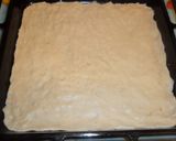 Foto del paso 6 de la receta: Pizza casera con tomate y queso