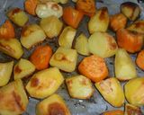 Foto del paso 4 de la receta: Pollo en salsa verde con papas y batatas