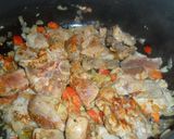 Foto del paso 1 de la receta: Estofado de papas, cerdo y chorizo colorado