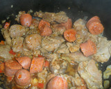 Foto del paso 2 de la receta: Estofado de papas, cerdo y chorizo colorado