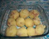 Foto del paso 4 de la receta: Bolitas de puré de patatas rellenas de atún y gratinadas