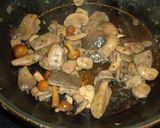 Foto del paso 4 de la receta: Conejo frito al vino tinto