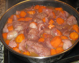Foto del paso 3 de la receta: Carrilleras de cerdo al vino tinto