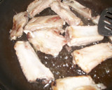 Foto del paso 1 de la receta: Arroz con costillejas de cerdo y pimientos italianos al vino blanco