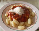 Foto del paso 4 de la receta: Ñoquis de patatas caseros con salsa de tomates y aceitunas