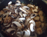Foto del paso 3 de la receta: Spaghettis integrales con pollo y portobellos