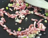 Foto del paso 3 de la receta: Brócoli salteado con bacon y ajos tiernos 