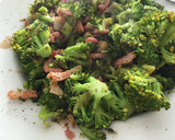 Foto del paso 6 de la receta: Brócoli salteado con bacon y ajos tiernos 