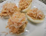 Foto del paso 5 de la receta: Huevos rellenos de surimi con bonito y salsa rosa