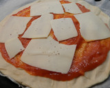 Foto del paso 2 de la receta: Pizza de beicon con piña