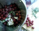 Foto del paso 2 de la receta: Solomillo ibérico con salsa de cerezas y romero