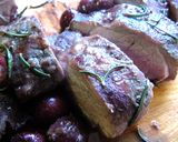 Foto del paso 8 de la receta: Solomillo ibérico con salsa de cerezas y romero