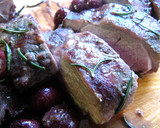Foto del paso 8 de la receta: Solomillo ibérico con salsa de cerezas y romero