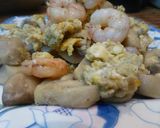 Foto del paso 7 de la receta: Revuelto de huevo, gambas y champiñon