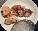 Foto del paso 2 de la receta: Pollo con tomate y choricitos para la salsa 