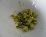 Foto del paso 1 de la receta: Mousse de aguacate con gelatina de curry