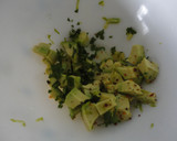 Foto del paso 2 de la receta: Mousse de aguacate con gelatina de curry