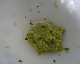 Foto del paso 3 de la receta: Mousse de aguacate con gelatina de curry