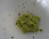 Foto del paso 3 de la receta: Mousse de aguacate con gelatina de curry