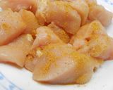 Foto del paso 2 de la receta: Brocheta de pollo y piña con curry