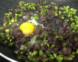 Foto del paso 11 de la receta: Revuelto de morcilla de cebolla de Ontinyent con espárragos verdes