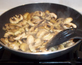Foto del paso 5 de la receta: Champiñones salteados con espinacas