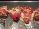 Pimientos del piquillo gratinados y rellenos de atún