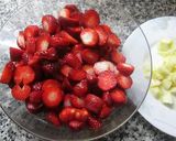 Foto del paso 1 de la receta: Fresas y manzanas con cítricos