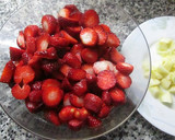 Foto del paso 1 de la receta: Fresas y manzanas con cítricos