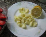 Foto del paso 2 de la receta: Fresas y manzanas con cítricos
